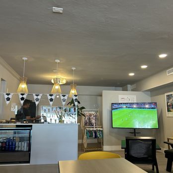 La Mesa - World Cup decorations and watching! - Cafes Near Me - Boca Raton, Florida La Mesa - World Cup decorations and watching! - Cafes Near Me - Boca Raton, Florida