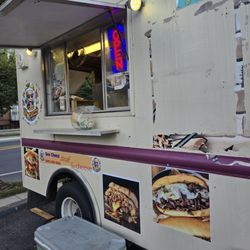 See Chezzz - Food truck