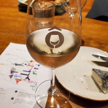 Ô Chateau - Wine Bars Near Me - Paris, 75 Ô Chateau - Wine Bars Near Me - Paris, 75