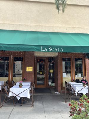 La Scala by null