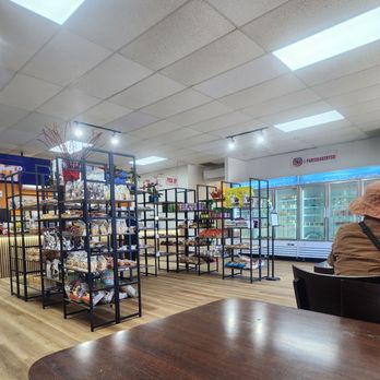 Paris Bakery - Baked goods/pantry item section on the middle - Bakeries Near Me - San Diego, California