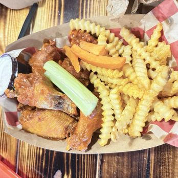 Perfect Tender Hot Chicken - Chicken Wings Near Me - San Antonio, Texas