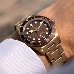 Manfredi Jewels - With an aesthetic nod to the bronze of old ships and deep-sea diving gear, the #TudorBlackBay 58 Bronze keeps the TUDOR divers' legacy alive