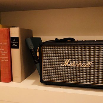 Rivertown Lodge - Marshall speaker. - Hotels Near Me - Hudson, New York