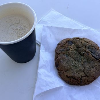 Destroyer - Chai tea and vegan chocolate chip cookie - New American Near Me - Culver City, California