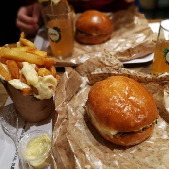 Roomies - Du fromage. Sur les frites - Burgers Near Me - Paris, 75