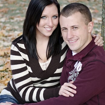 Dream Life Photography - Engagement photo in Hartland WI - Photographers Near Me Dream Life Photography - Engagement photo in Hartland WI - Photographers Near Me