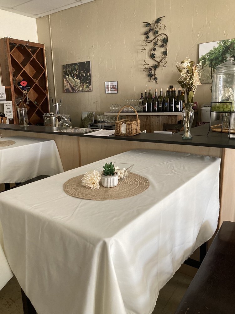 Juniper Cove Winery Logo