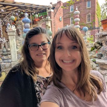 Venice Cafe - Pubs Near Me - Saint Louis, Missouri
