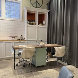 Gingerslam Nail Bar - Manicure station