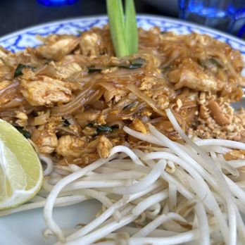 Pineapple Thai - Chicken pad Thai - Thai Near Me - Cupertino, California Pineapple Thai - Chicken pad Thai - Thai Near Me - Cupertino, California