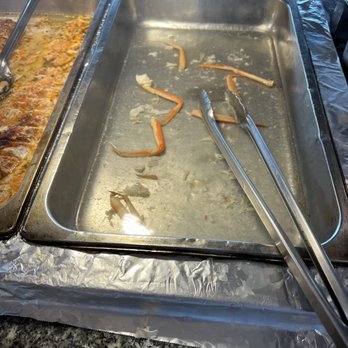Golden Buffet Chinese Restaurant - Empty crab pan - Buffets Near Me - Lexington, Kentucky