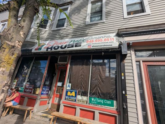 Shaw-nae’s House by null