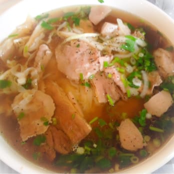 Pho Viet Restaurant - Superbowl of Pho Viet Deluxe including Beef Eye Round, Tendon, Beef Tripe, Flank, and Meatballs - Vietnamese Near Me - Brandon, Florida Pho Viet Restaurant - Superbowl of Pho Viet Deluxe including Beef Eye Round, Tendon, Beef Tripe, Flank, and Meatballs - Vietnamese Near Me - Brandon, Florida