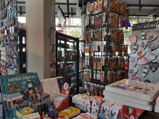 Frau Vogel Erinnerungen An Hamburg FRAU VOGEL - Updated March 2025 - 18 Photos - Krayenkamp 13, Hamburg