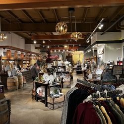 Newport Vineyards - Gift shop and wine store