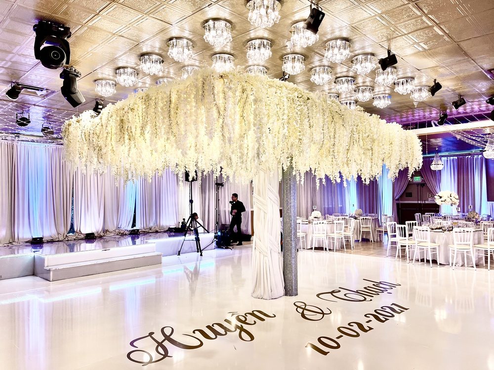 MON AMOUR BANQUET Updated May 2024 336 Photos & 83 Reviews 3150 W