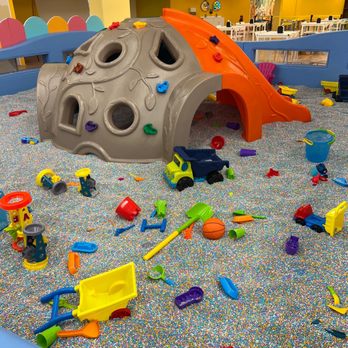 Keiki Kingdom - Pebble pit - Indoor Playcenter Near Me - Urban Honolulu, Hawaii