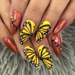 Bossy Nails - Butterflies