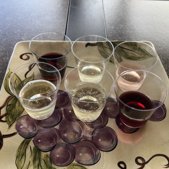 21 Brix Winery - 6 sample tasting - Wineries Near Me - Portland, New York