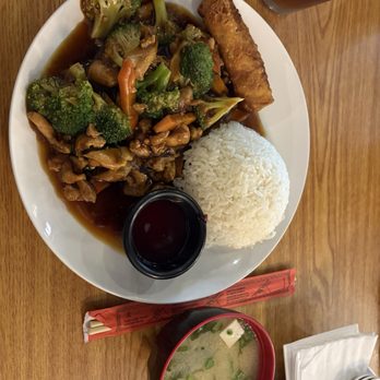 Hugo's - Chicken broccoli - Asian Fusion Near Me - San Antonio, Texas Hugo's - Chicken broccoli - Asian Fusion Near Me - San Antonio, Texas
