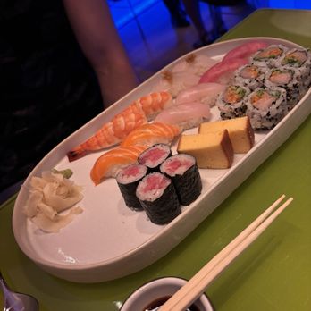 Morimoto - His $75 chef platter (he had eaten 2 pieces already) - Japanese Near Me - Philadelphia, Pennsylvania Morimoto - His $75 chef platter (he had eaten 2 pieces already) - Japanese Near Me - Philadelphia, Pennsylvania