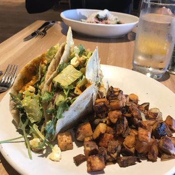 True Food Kitchen - Mediterranean Chicken Pita - New American Near Me - Boca Raton, Florida True Food Kitchen - Mediterranean Chicken Pita - New American Near Me - Boca Raton, Florida