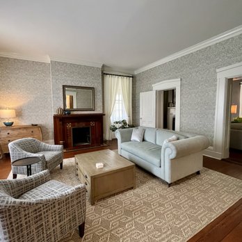 The Willis-James Bed and Breakfast - The parlor is nice place to sit and visit with friends. - Bed & Breakfast Near Me - Chillicothe, Ohio The Willis-James Bed and Breakfast - The parlor is nice place to sit and visit with friends. - Bed & Breakfast Near Me - Chillicothe, Ohio