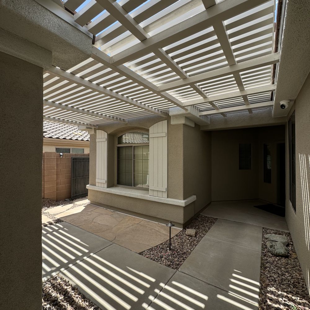 Hawkeye Landscaping - Hawkeye Landscaping built and installed a courtyard pergola - Landscaping Near Me - Phoenix, Arizona Hawkeye Landscaping - Hawkeye Landscaping built and installed a courtyard pergola - Landscaping Near Me - Phoenix, Arizona
