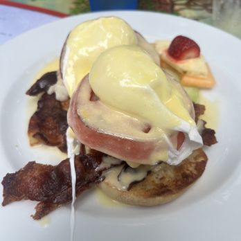 Blue Heaven - Bacon Eggs Benedict - Breakfast & Brunch Near Me - Key West, Florida
