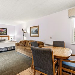 The River's Edge Motel Lodge & Resort - Family Kitchen Room
