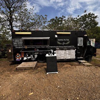Hippie Picnik - Food Trucks Near Me - Austin, Texas