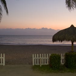 Villa Sol - Vista del atardecer desde una de las mesas.