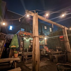 Brooklyn Ice House - Back patio
