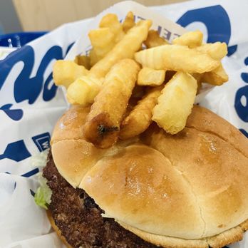 Culver’s - Butter burger deluxe combo - Fast Food Near Me - Tamarac, Florida
