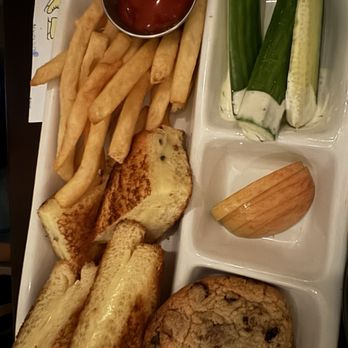 The Charles - Kids grilled cheese - American Near Me - Wethersfield, Connecticut The Charles - Kids grilled cheese - American Near Me - Wethersfield, Connecticut