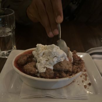 Leon's Full Service - Strawberry crumble - Gastropubs Near Me - Decatur, Georgia Leon's Full Service - Strawberry crumble - Gastropubs Near Me - Decatur, Georgia