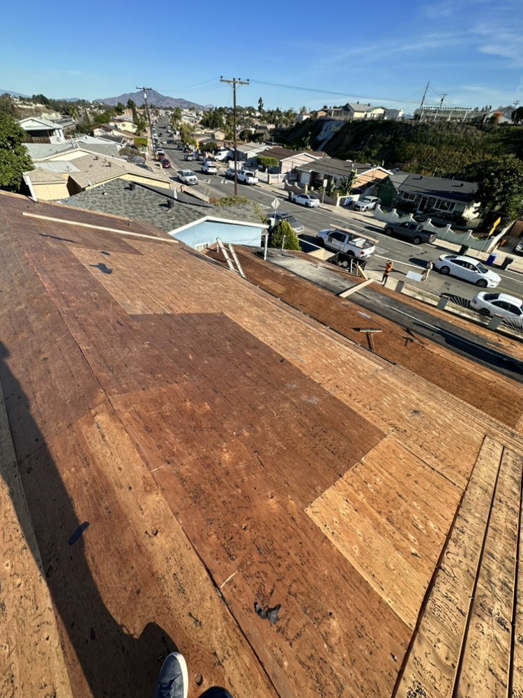 Slide of R&M Roofing