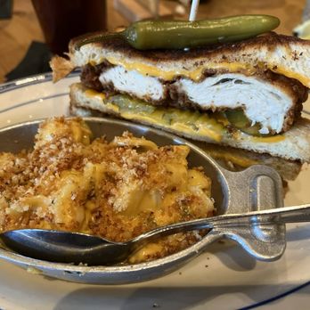 The Rustic - Hot chicken sandwich and jalapeno Mac and cheese - Bars Near Me - Houston, Texas The Rustic - Hot chicken sandwich and jalapeno Mac and cheese - Bars Near Me - Houston, Texas