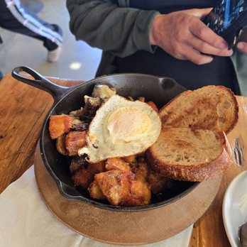 Lazy Dough - Steak skillet - Breakfast & Brunch Near Me - Long Beach, California