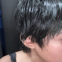 Perfect Salon & Spa - A hairstylist cut my hair way too short. I choose stay with the haircut I had but only to remove 2 inches length wise.