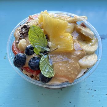 ALO Cafe Hawaii - Signature Acai Bowl (small) - Juice Bars & Smoothies Near Me - Honolulu, Hawaii ALO Cafe Hawaii - Signature Acai Bowl (small) - Juice Bars & Smoothies Near Me - Honolulu, Hawaii