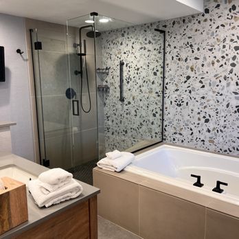 Surfsand Resort - Bathroom - Hotels Near Me - Cannon Beach, Oregon Surfsand Resort - Bathroom - Hotels Near Me - Cannon Beach, Oregon