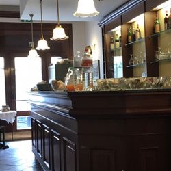 Albergo Italia - Sweet old-school lobby reminiscent of the 1940's-50's