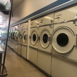 Dee Independent Cleaners Laundry & Laundromat - Lots of dryers