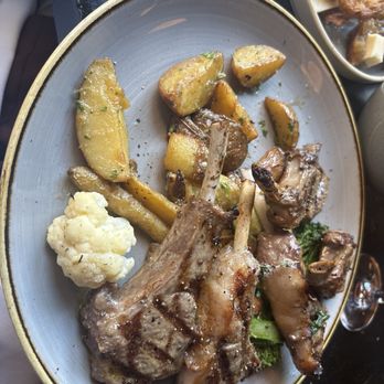 Modavie - Lamb chops - French Near Me - Montreal, Quebec Modavie - Lamb chops - French Near Me - Montreal, Quebec