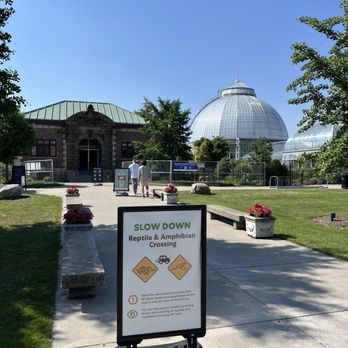 Belle Isle Aquarium - The entrance to the aquarium (to the right is the conservatory) - Aquariums Near Me - Detroit, Michigan Belle Isle Aquarium - The entrance to the aquarium (to the right is the conservatory) - Aquariums Near Me - Detroit, Michigan