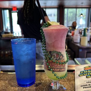 Razzoo's Cajun Cafe - Swomp Thang - Cajun/Creole Near Me - Cedar Hill, Texas