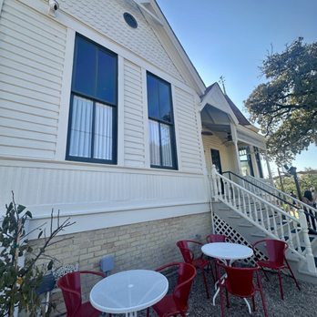 Loudmouth - Outside - Pizza Near Me - Austin, Texas Loudmouth - Outside - Pizza Near Me - Austin, Texas