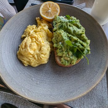 The Oak - Avocado toast - American Near Me - Ojai, California The Oak - Avocado toast - American Near Me - Ojai, California